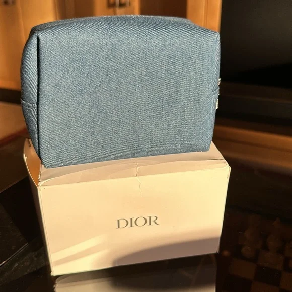 NEW DENIM DIOR BEAUTY BAG IN BOX 6 X 4.5 X 3.5 - Picture 5 of 7